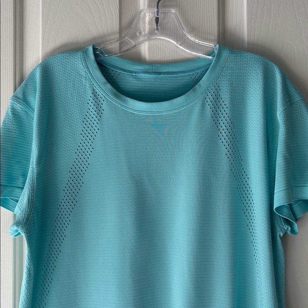 Lululemon Light Blue Short Sleeve Athletic Top Size 12 - Picture 3 of 11